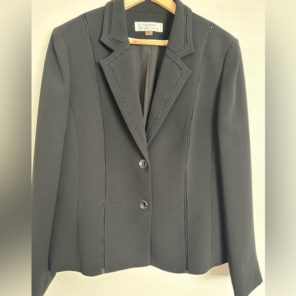 Tahari Arthur S. Levine Padded Shoulders Button Up Black Blazer Size 16 - Picture 1 of 10